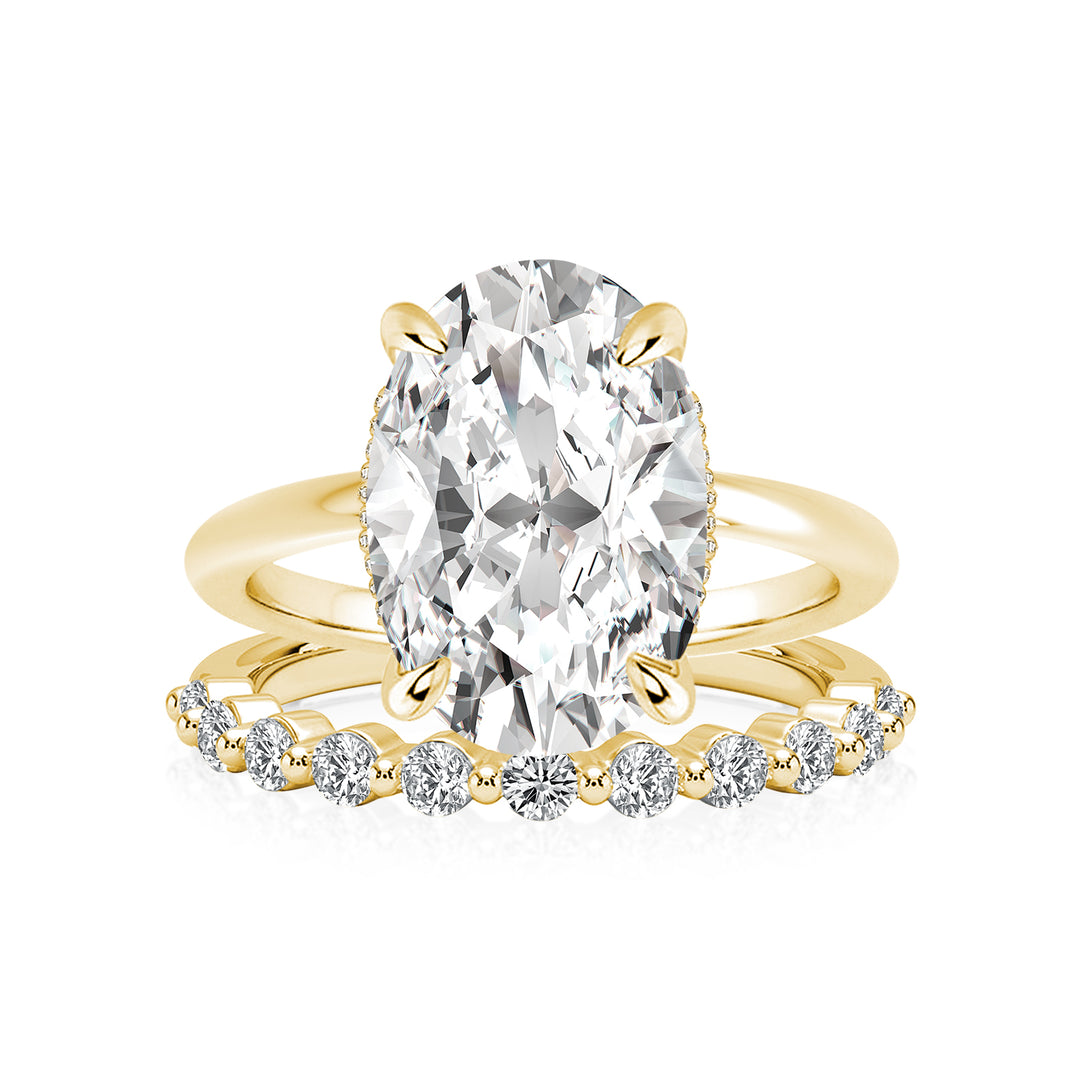 Solitaire 5.5Ct Oval Cut Yellow Gold Moissanite Wedding Ring Set With Round Cut Wedding Band