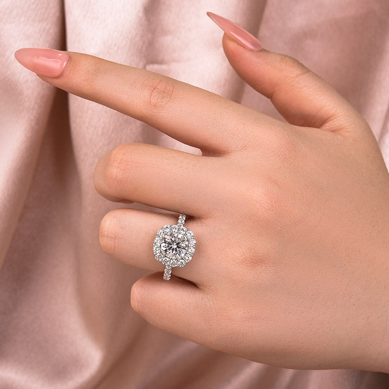 Moissanite 2.0 Ct Halo Round Cut White Gold Engagement Ring