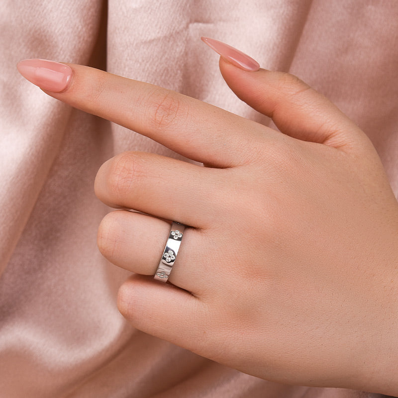 Rodiffy Moissanite White Gold Clover Wide Wedding Band