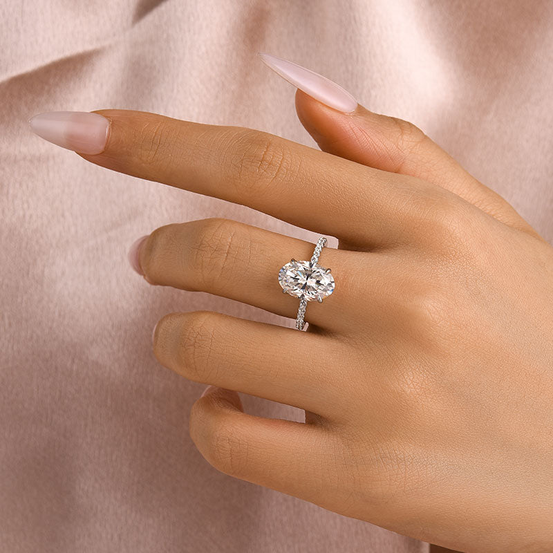 Moissanite 4.0 Ct~5.5 Ct Pavé Oval Cut Engagement Rings For Women