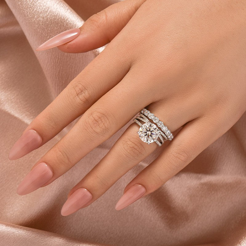 4.0 Ct Round Cut Moissanite Diamond Wedding Ring with Twist Bands