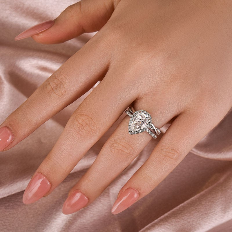 Moissanite 3.0Ct Halo Pear Cut White Gold Engagement Ring With Twist Wedding Ring