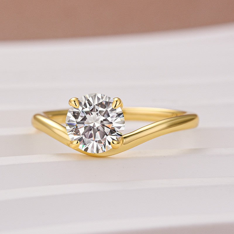 Moissanite 1.0Ct Round Cut Yellow Gold Curved Band Promise Ring
