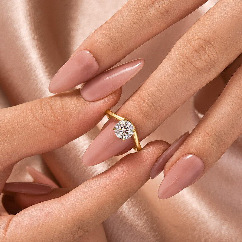Moissanite 1.0Ct Round Cut Yellow Gold Curved Band Promise Ring