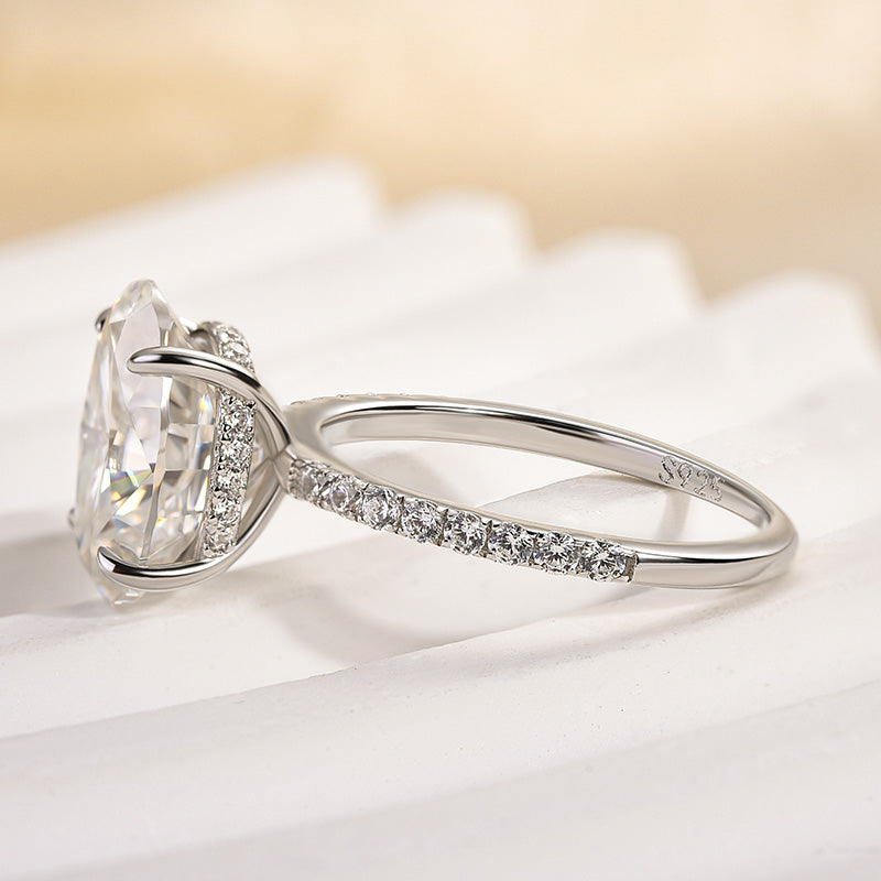 Moissanite 4.0 Ct~5.5 Ct Pavé Oval Cut Engagement Rings For Women