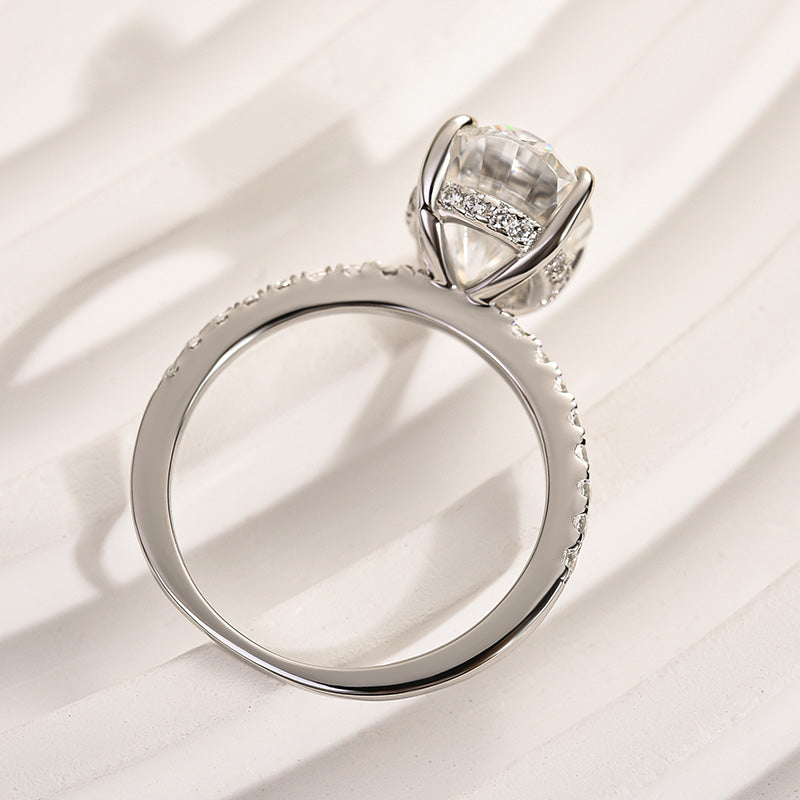 Moissanite 4.0 Ct~5.5 Ct Pavé Oval Cut Engagement Rings For Women