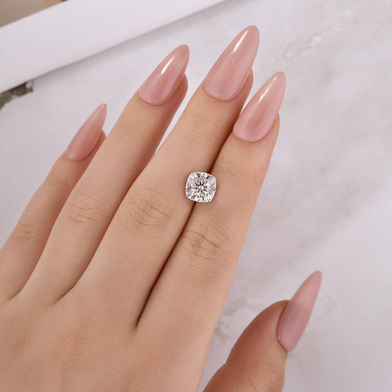 Cushion Cut 2.5 Carat Colorless D VVS1 Moissanite Loose Stone