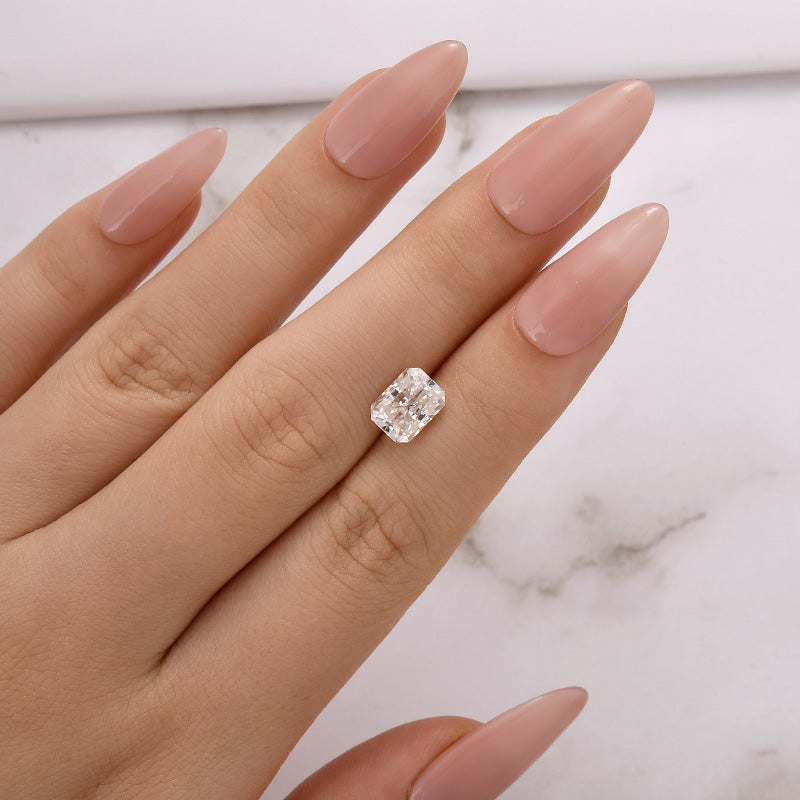 Radiant Cut 2.0 Carat Colorless D VVS1 Moissanite Loose Gemstone - Excellent Cut