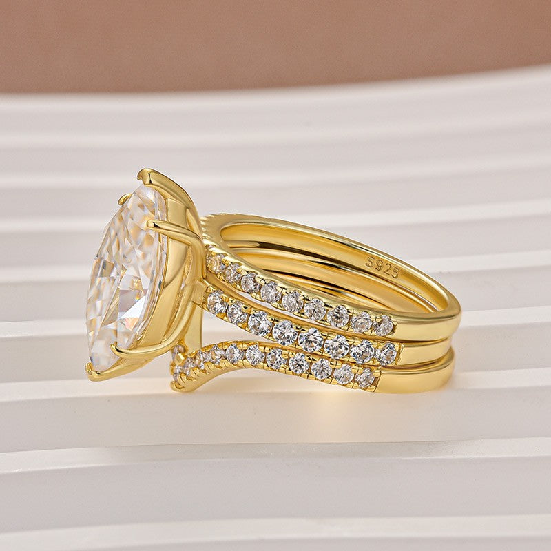 Moissanite 4.0Ct Solitaire Pear Cut Yellow Gold Wedding Ring with V Contour Wedding Band
