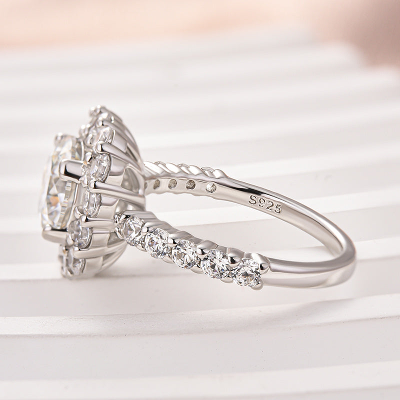 Moissanite 2.0 Ct Halo Round Cut White Gold Engagement Ring