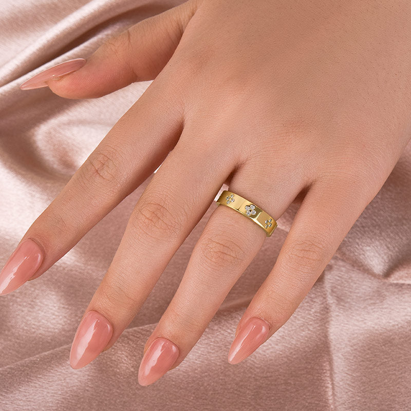 Rodiffy Moissanite Yellow Gold Clover Wide Wedding Band