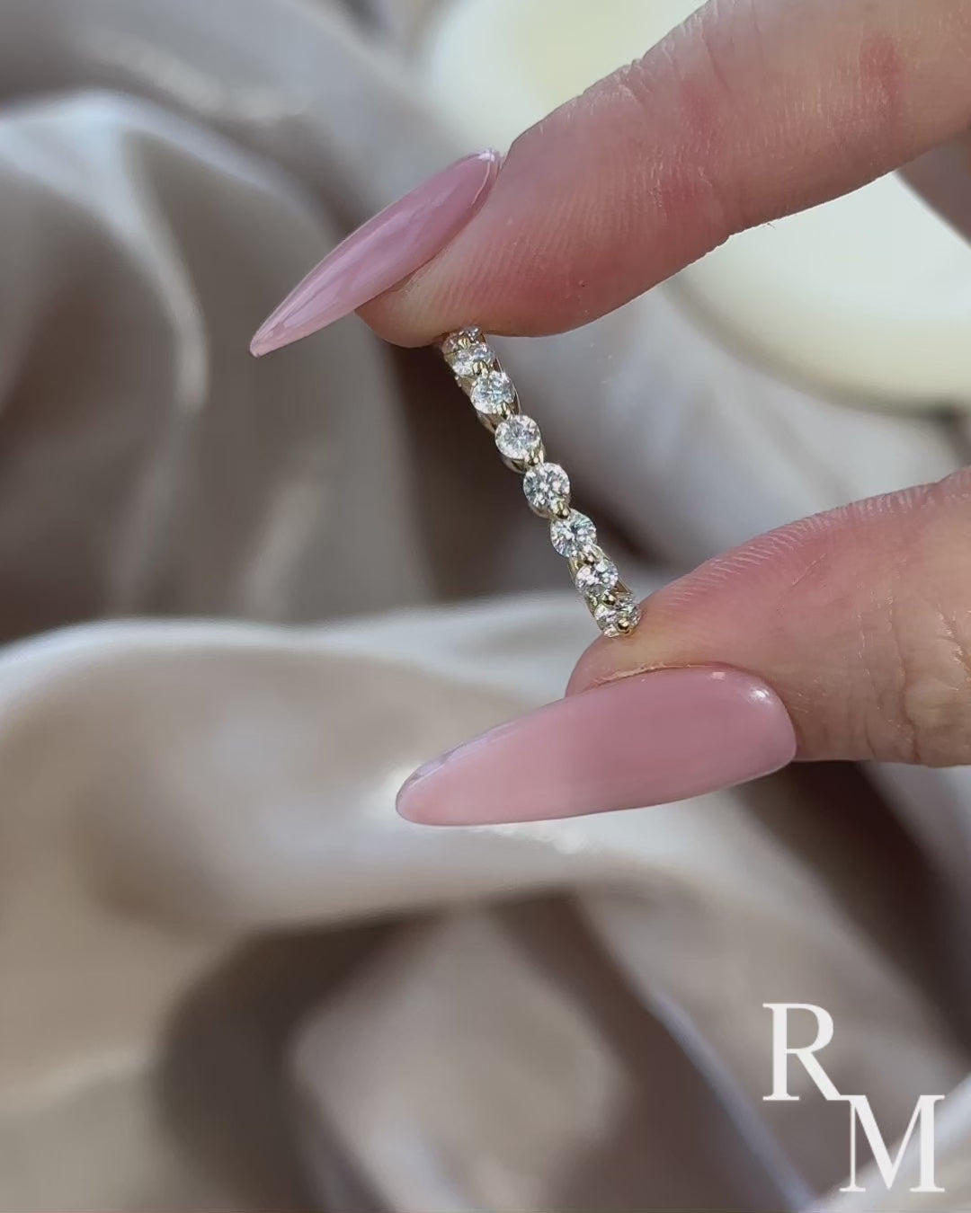 Rodiffy Moissanite 1.0Ct ~1.5 Ct Round Cut Yellow Gold Anniversary Ring