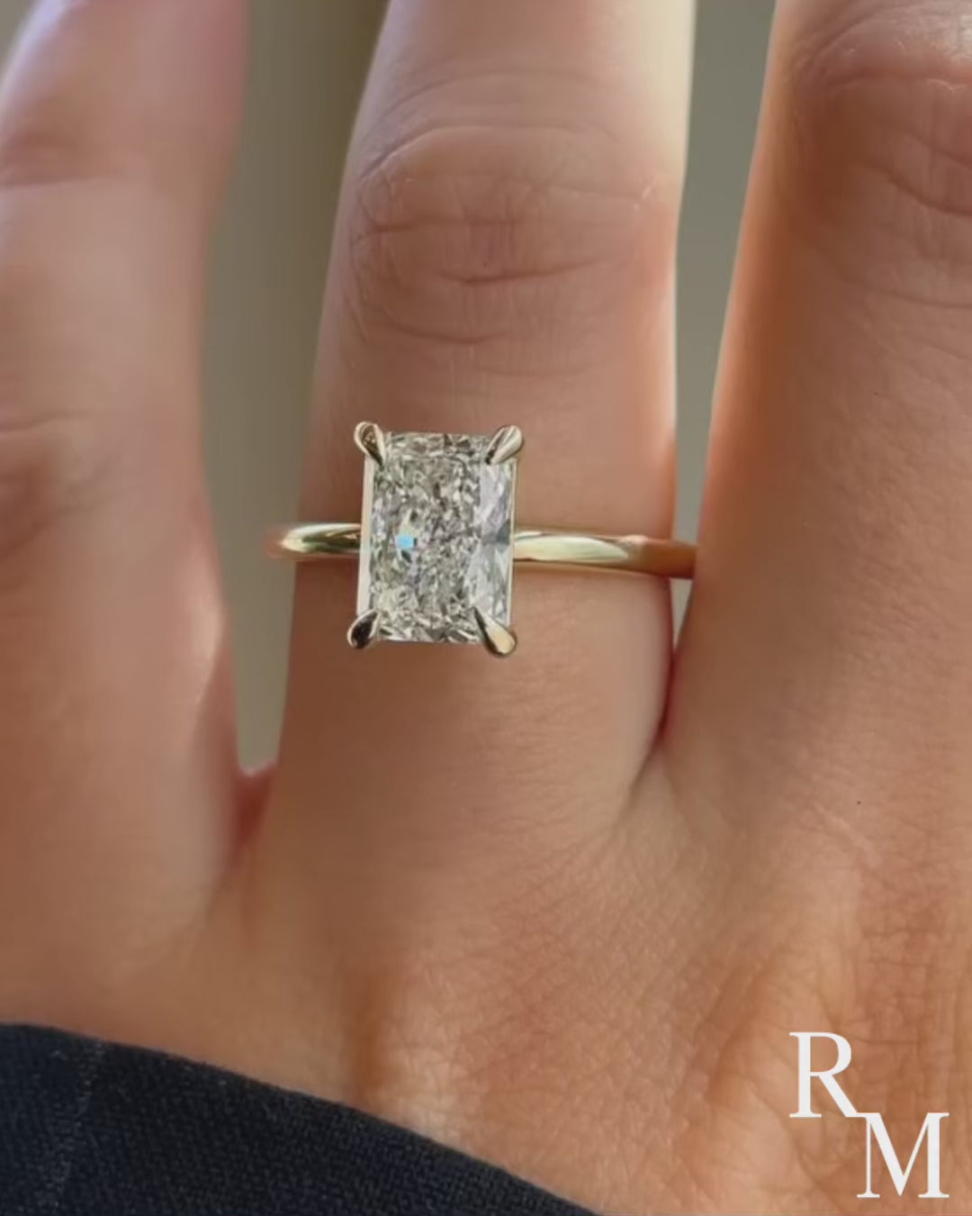 Rodiffy Moissanite 3.5Ct~4.5 Ct Radiant Cut Yellow Gold Engagement Ring