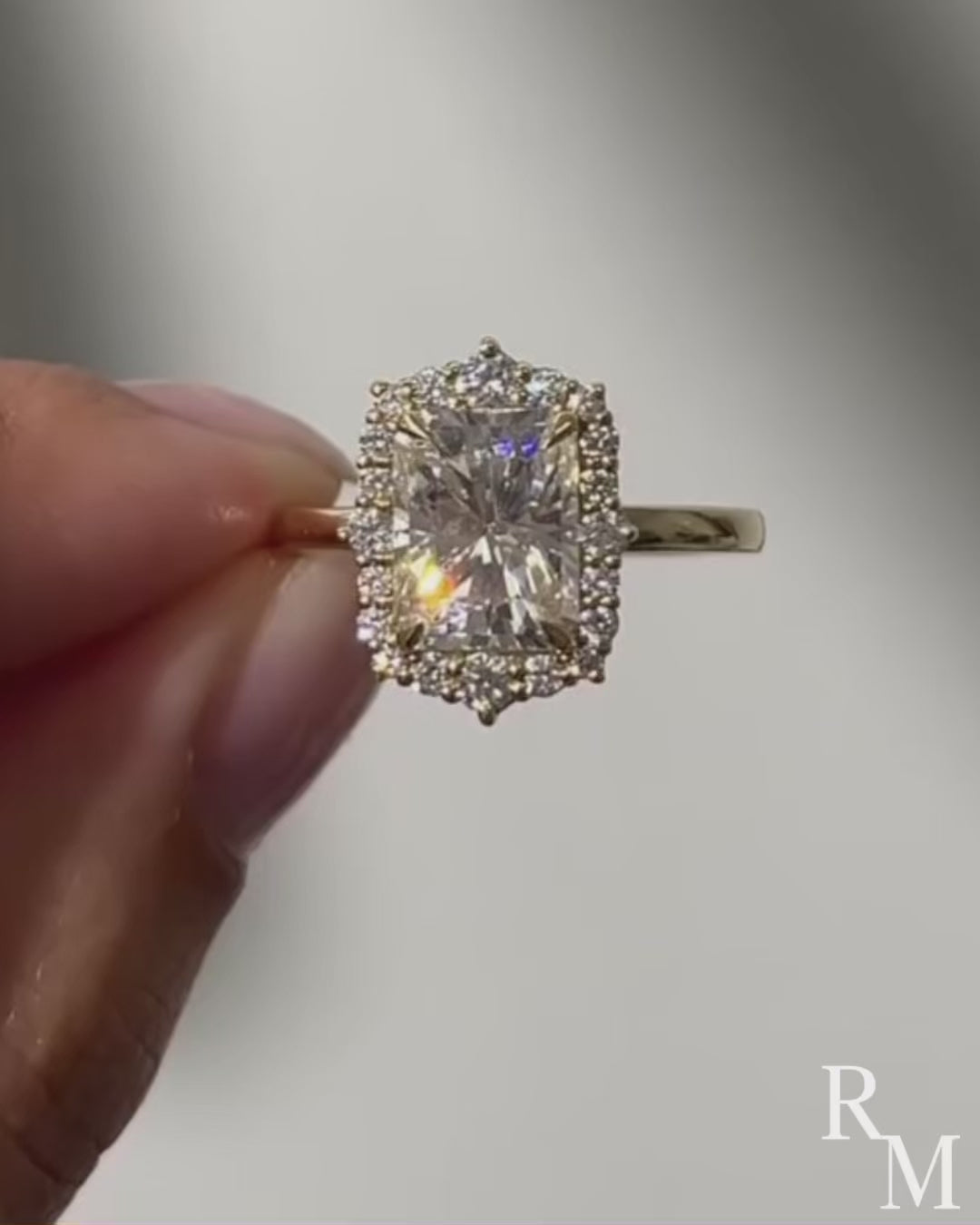 Rodiffy Moissanite 3.0Ct Yellow Gold Halo Radiant Cut Engagement Ring