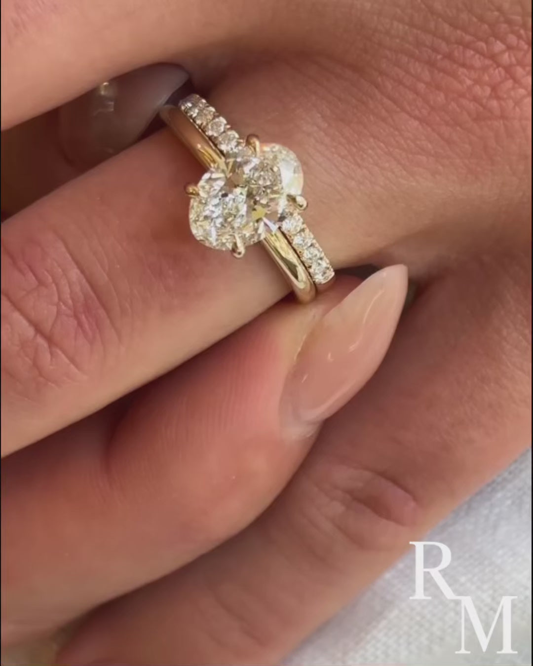 Rodiffy Moissanite 4.0 Ct Hidden Halo Solitaire Oval Cut Yellow Gold Wedding Ring