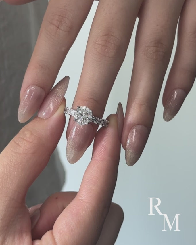 Moissanite 2.0Ct Round Cut Engagement Ring In Sterling Silver