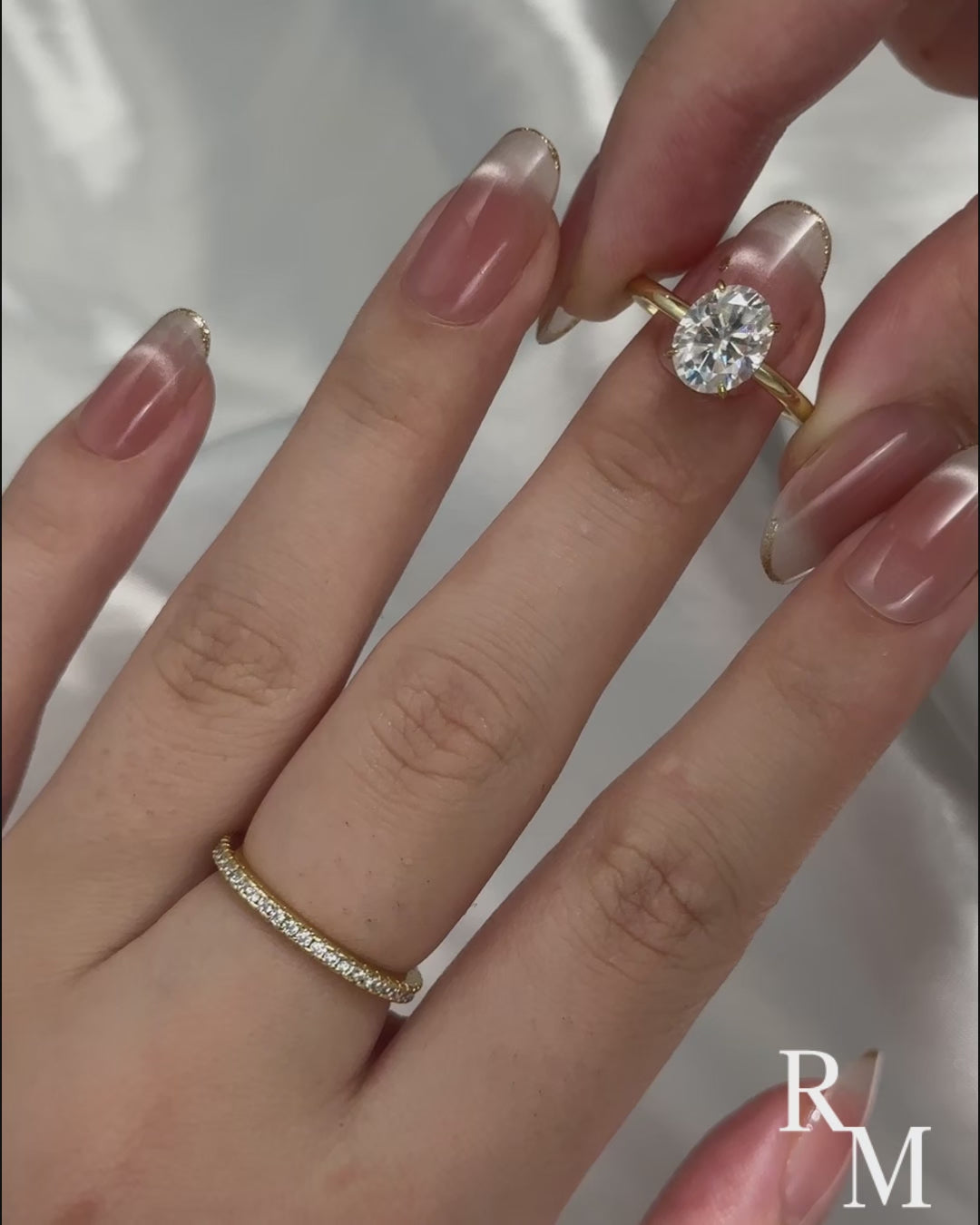 Moissanite Solitaire 2.0 Ct Oval Cut Yellow Gold Wedding Ring Set