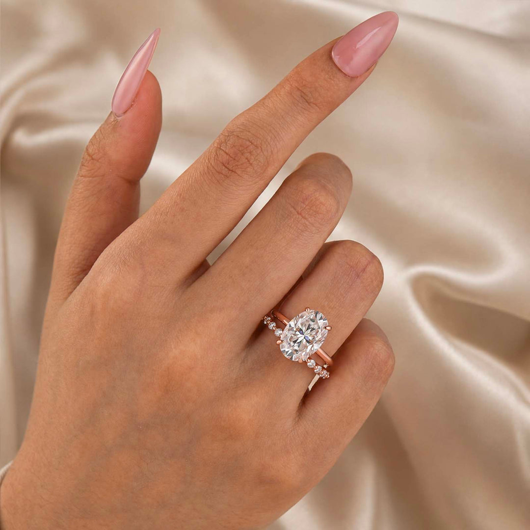 S925 Moissanite Solitaire 5.5Ct Oval Cut Rose Gold Wedding Ring Set With Round Cut Wedding Band