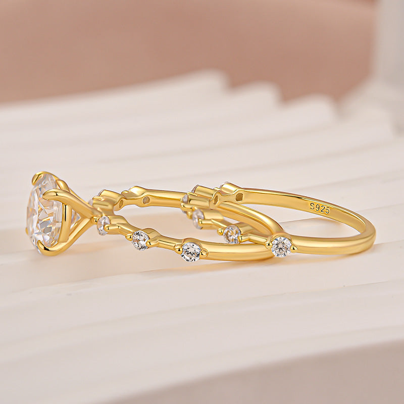 Moissanite 2.0 Ct Round Cut Yellow Gold Wedding Ring For Women