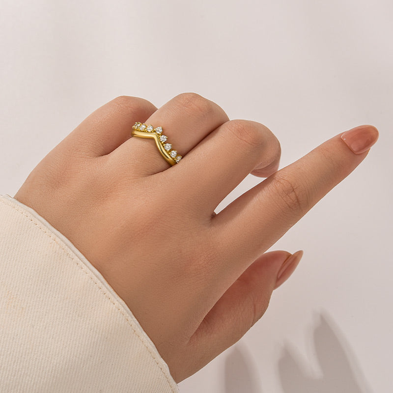 Graduated Tiara Wedding Ring With Round Moissanite Diamonds