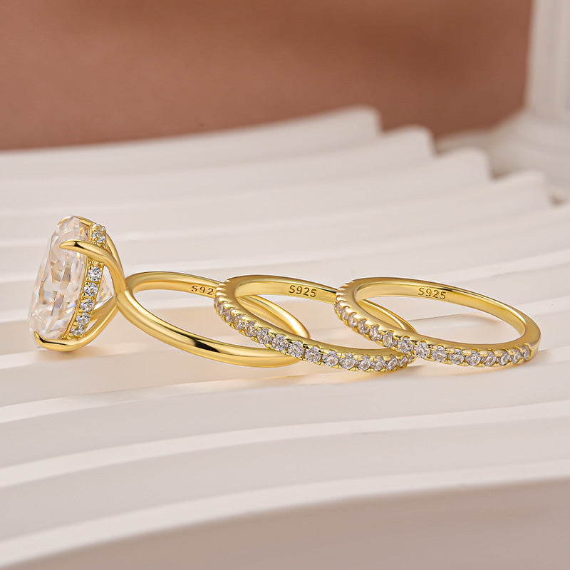 Moissanite 4.0Ct Solitaire Oval Cut Yellow Gold With Pavé Wedding Ring