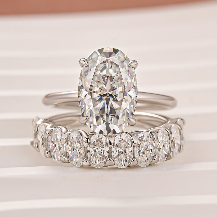 Moissanite 4.0Ct Solitaire Oval Cut Engagement Ring with Half Oval Cut Wedding Band