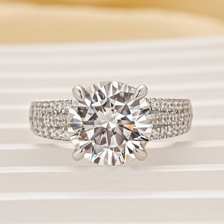 Moissanite Split Shank 4.0Ct Round Cut White Gold Engagement Ring