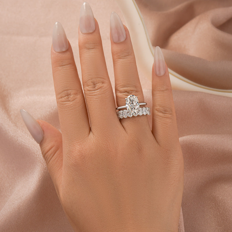 Moissanite 4.0Ct Solitaire Oval Cut Engagement Ring with Half Oval Cut Wedding Band