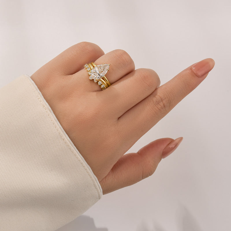 Moissanite 4.0 Ct Pear Cut Yellow Gold Engagement Ring For Women with Graduated Tiara Wedding Ring