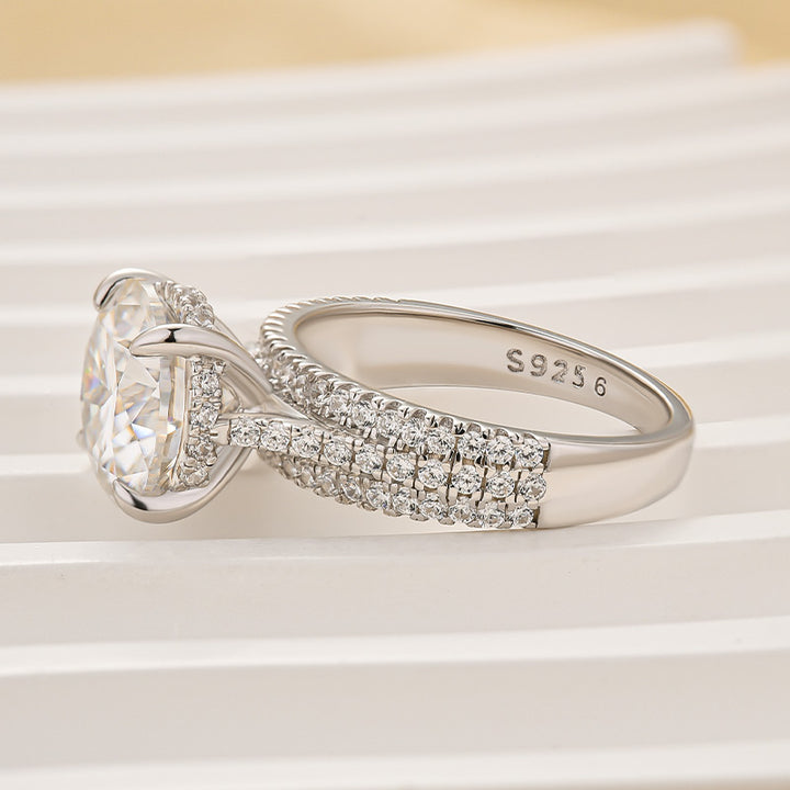 Moissanite Split Shank 4.0Ct Round Cut White Gold Engagement Ring