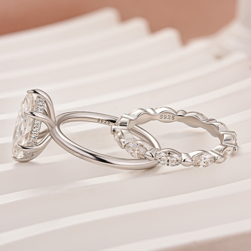 Moissanite 2.0Ct Solitaire Marquise Cut/4.0 Ct Oval Cut Engagement Ring with Marquise Cut Wedding Band