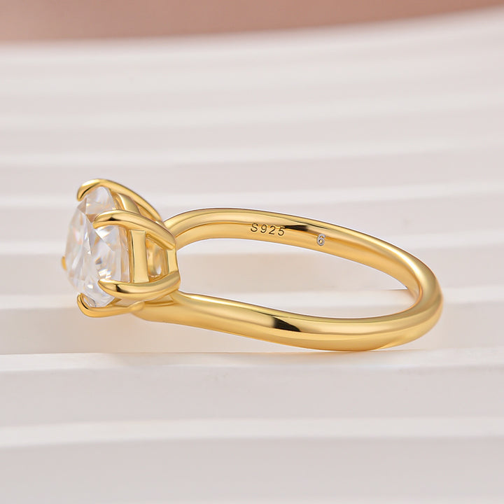 2.5Ct East-West Pear Cut Moissanite Ring in S925 Sterling Silver