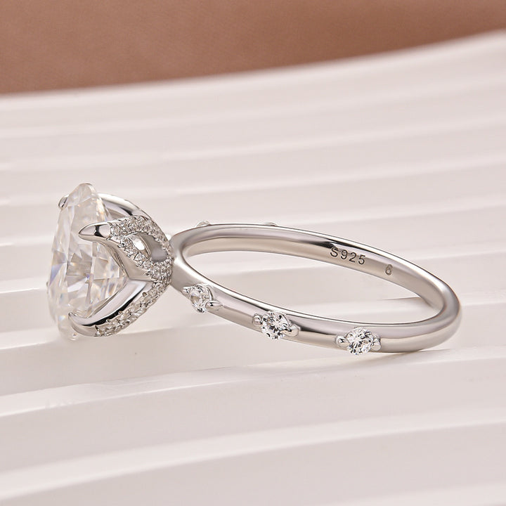 Moissanite 2.5Ct Oval Cut White Gold Engagement Ring