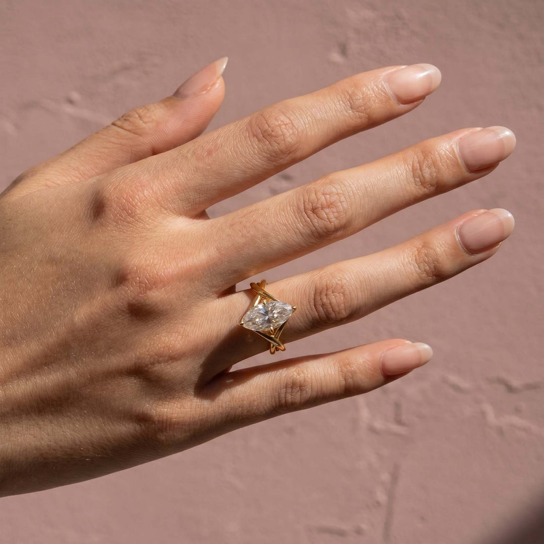 S925 Moissanite Twist 3.0Ct Marquise Cut Yellow Gold Engagement Ring