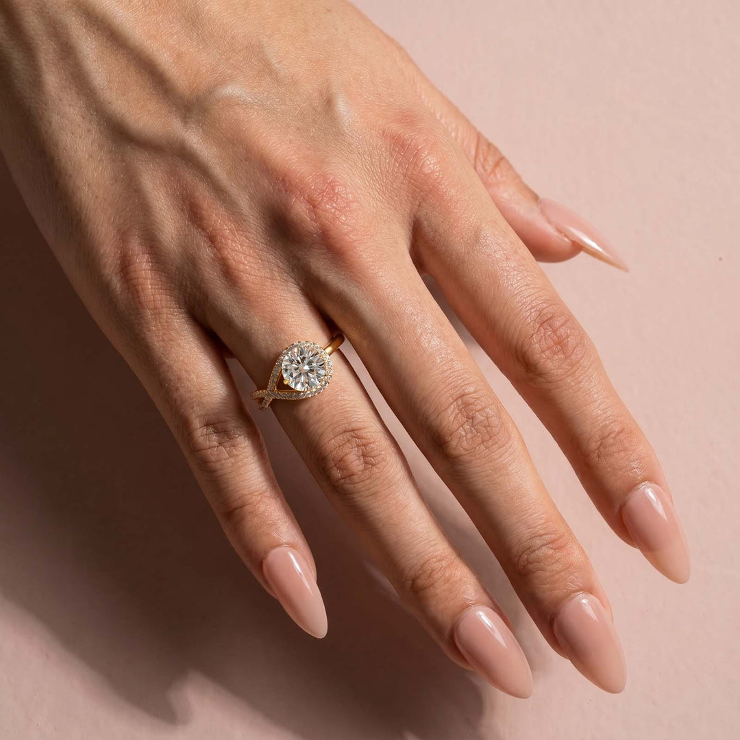 S925 Moissanite Halo 1.2Ct Round Cut Yellow Gold Engagement Ring