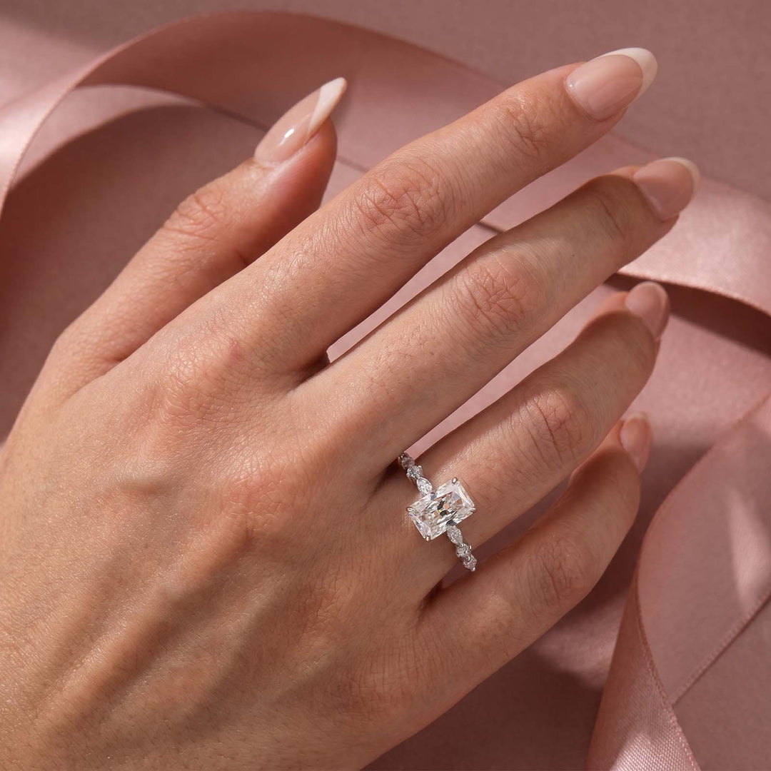 Rodiffy Moissanite 2.5Ct～3.5 Ct Radiant Cut White Gold Travel Ring For Women