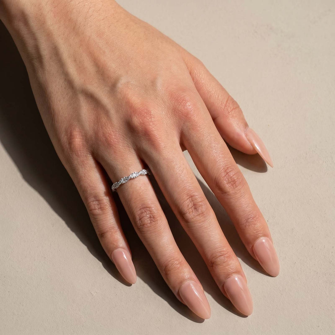 Rodiffy Mossianite S925 Wave-Shaped Eternity Band In Sterling Silver Stackable Wedding Ring For Women