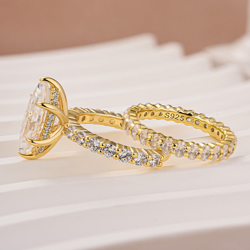 Moissanite 3.0Ct Marquise Cut Yellow Gold Wedding Ring with Oval Cut Wedding Ring