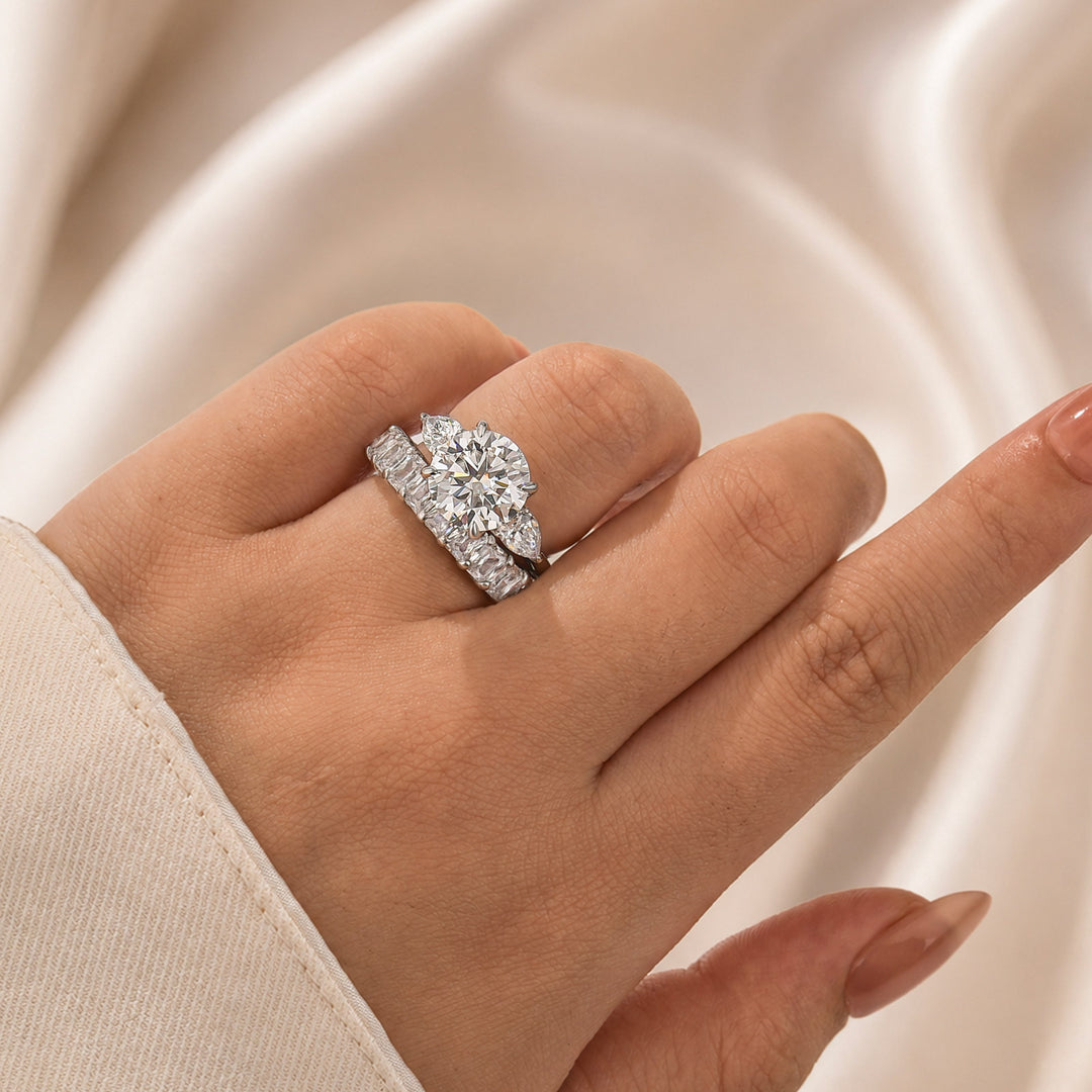 S925 Moissanite 4.0Ct Round Cut Three Stone Engagement Ring with 3.5Ct Elegant Radiant Cut Wedding Band