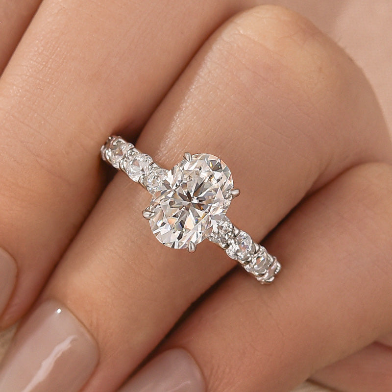 2.5 Ct/4.0Ct Oval Cut Hidden Halo White Gold Moissanite Diamond Engagement Ring