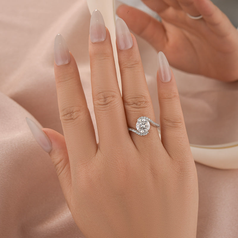 2.0Ct Round Cut Moissanite Twist Engagement Ring with S925