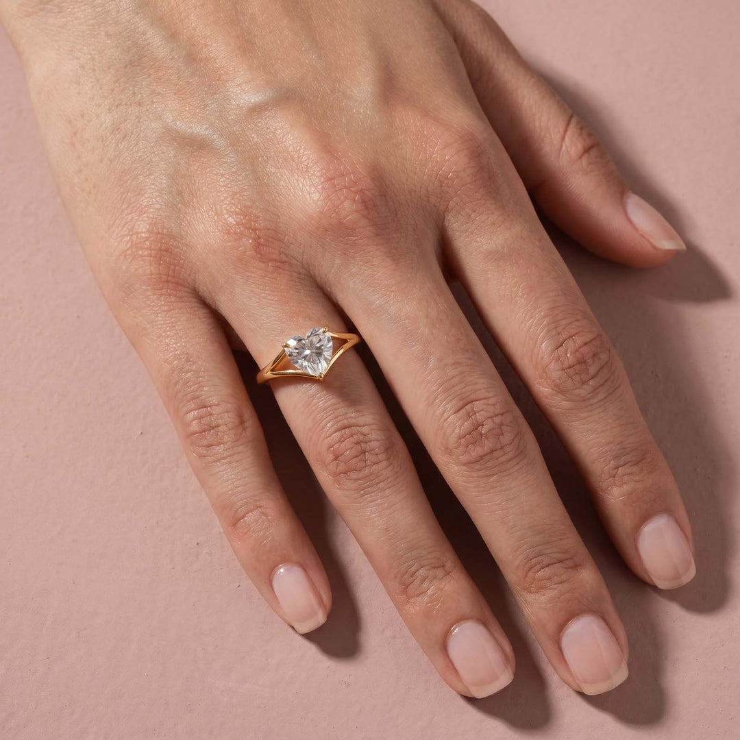 S925 Moissanite Split Shank 2.0Ct Heart Cut Yellow Gold Engagement Ring