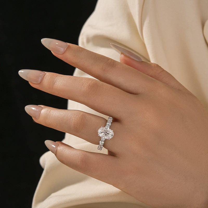 2.5 Ct/4.0Ct Oval Cut Hidden Halo White Gold Moissanite Diamond Engagement Ring