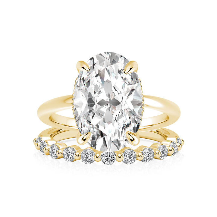 Solitaire 5.5Ct Oval Cut Yellow Gold Moissanite Wedding Ring Set With Round Cut Wedding Band