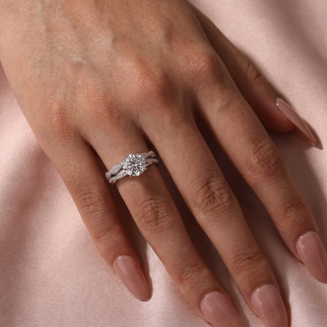 S925 Moissanite 2.0Ct Round Cut Twist Ring Set 18K White Gold Plated Everyday Wear Ring