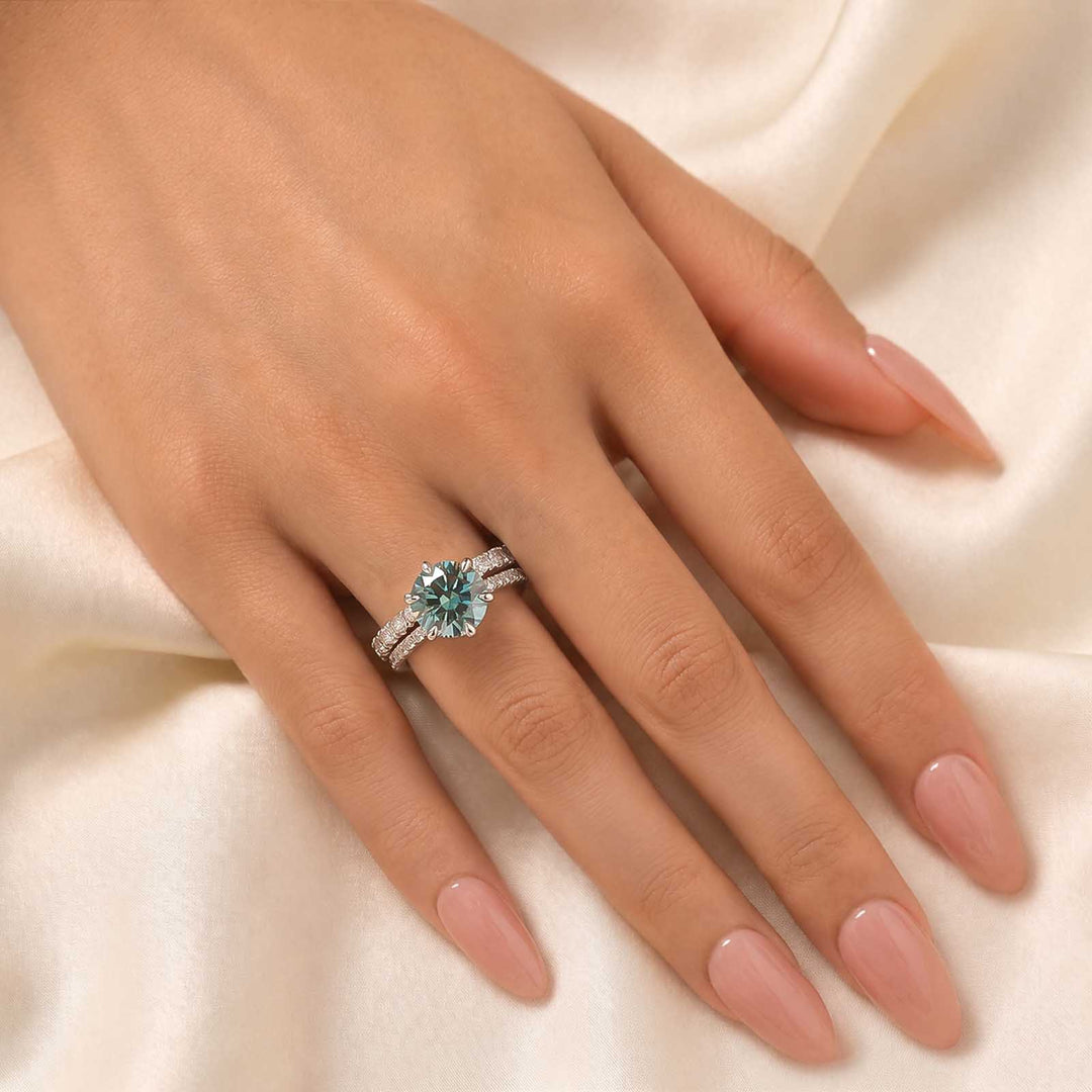 S925 Green Moissanite Solitaire 3.0Ct Round Cut Engagement Ring With 2.5Ct Round Cut Wedding Band