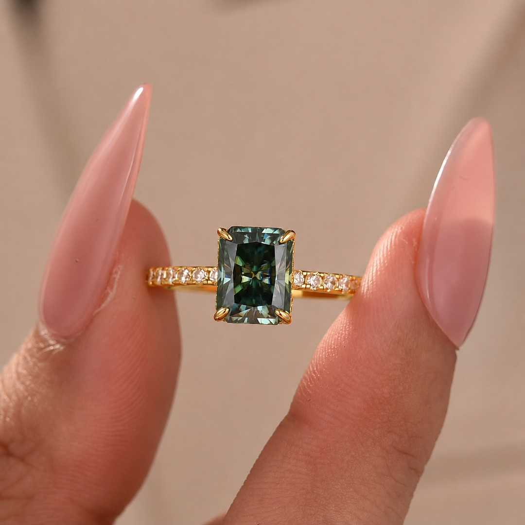 S925 Chic Moissanite 2.0Ct Radiant Cut Green Stone Travel Ring Everyday Wearable Ring For Women