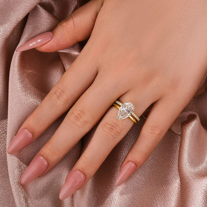 Moissanite Solitaire 4.0Ct Pear Cut Yellow Gold Women&