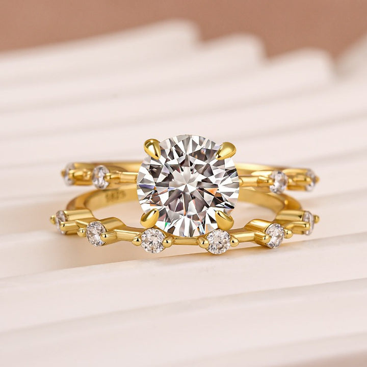 Moissanite 2.0 Ct Round Cut Yellow Gold Wedding Ring For Women