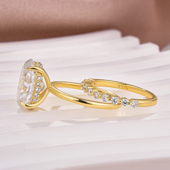 Solitaire 5.5Ct Oval Cut Yellow Gold Moissanite Wedding Ring Set With Round Cut Wedding Band